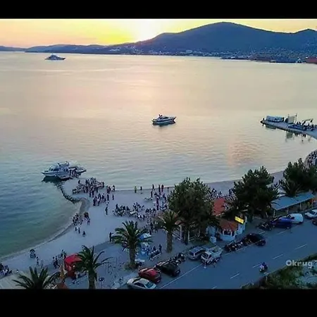 Ljube Апартаменты *