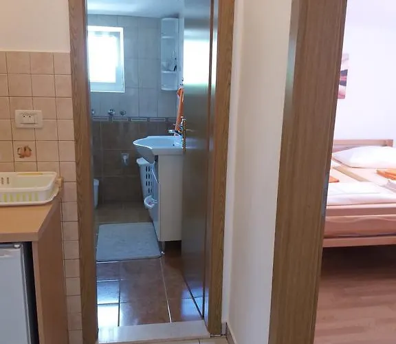 Ljube 特罗吉尔