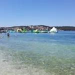 Ljube