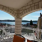 Ljube